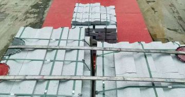 白城 芝麻白仿形加直形路沿石出货日常