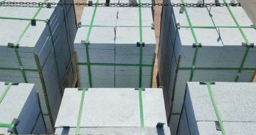 白城 芝麻白花岗岩5公分地铺石 花岗岩厂家工厂装车日常