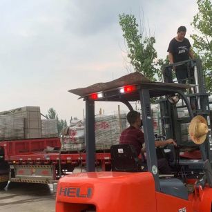 白城 黄金麻冰裂纹，地铺石装车