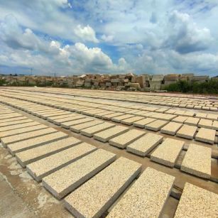 白城 黄金麻花岗岩荔枝面地铺石防护中