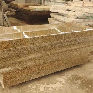 白城 黄金麻栏杆料半成品加工中