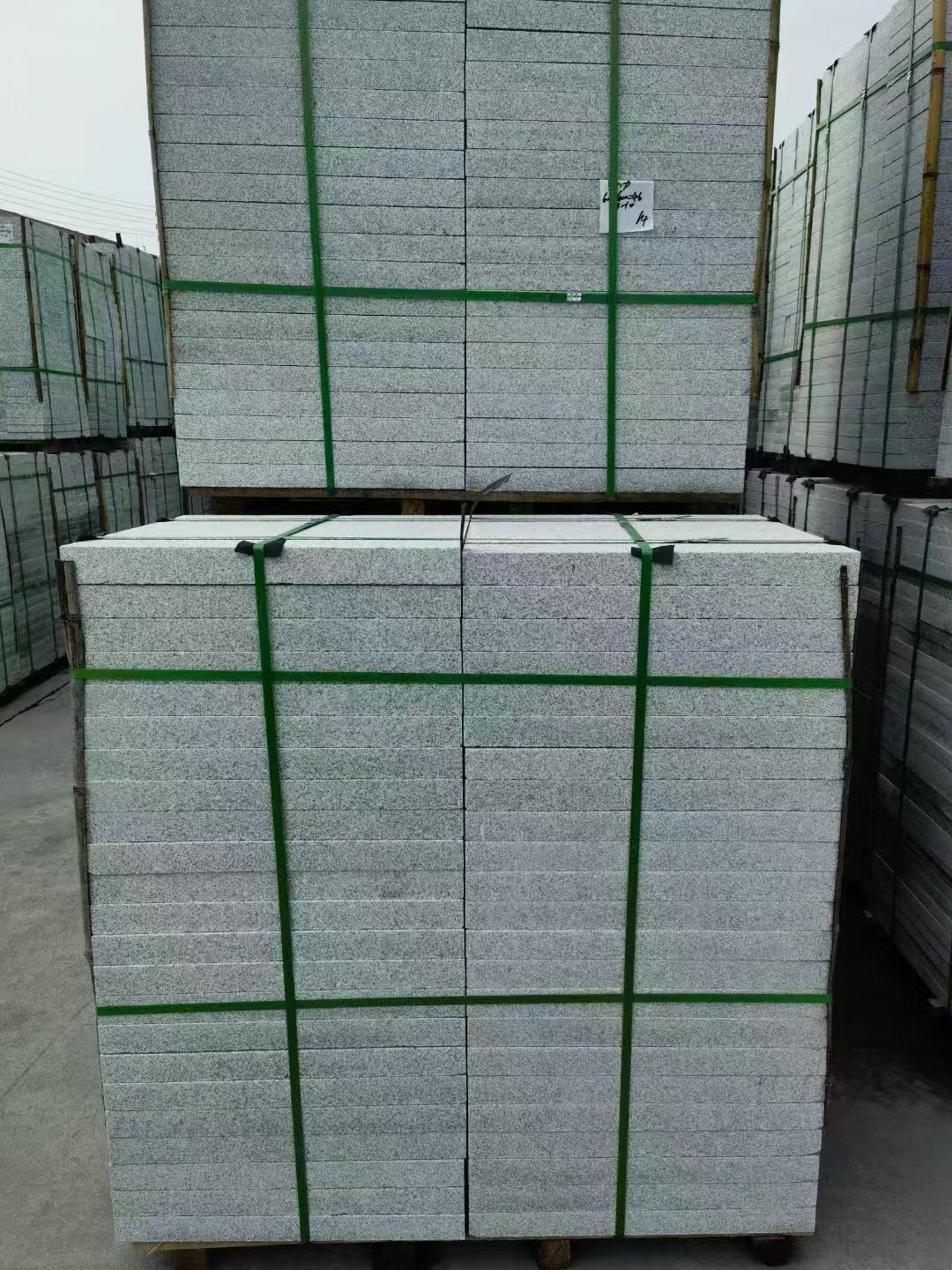 白城 芝麻白火烧，园林广场市政工程地铺石，1.8~5.0厚均有现货