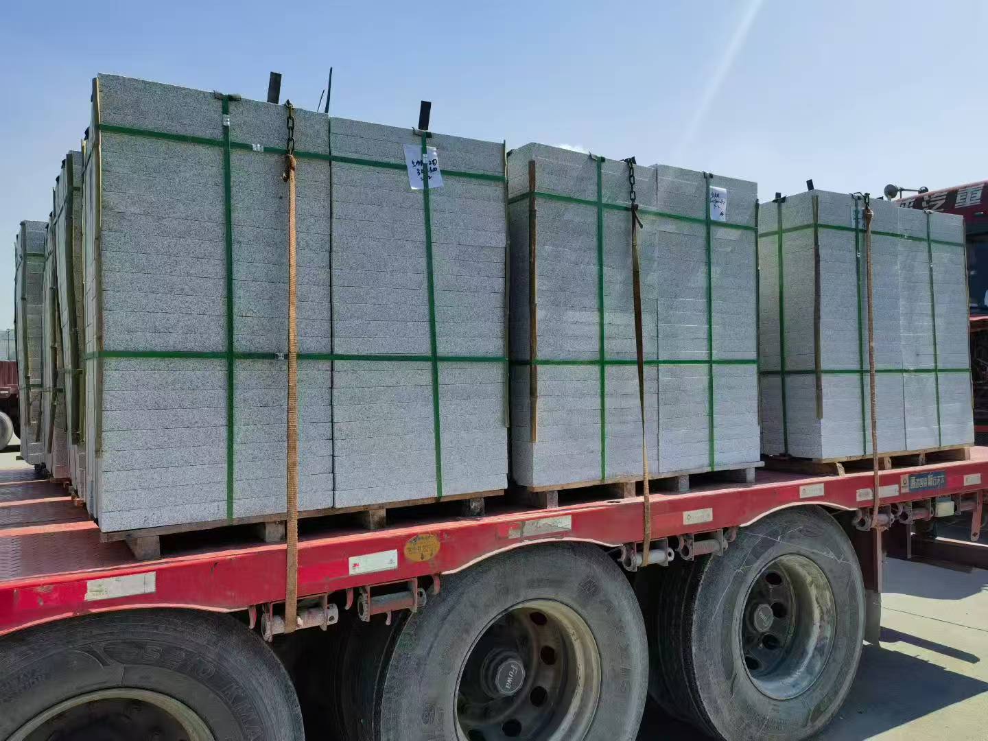 白城芝麻白花岗岩出货日常地铺石