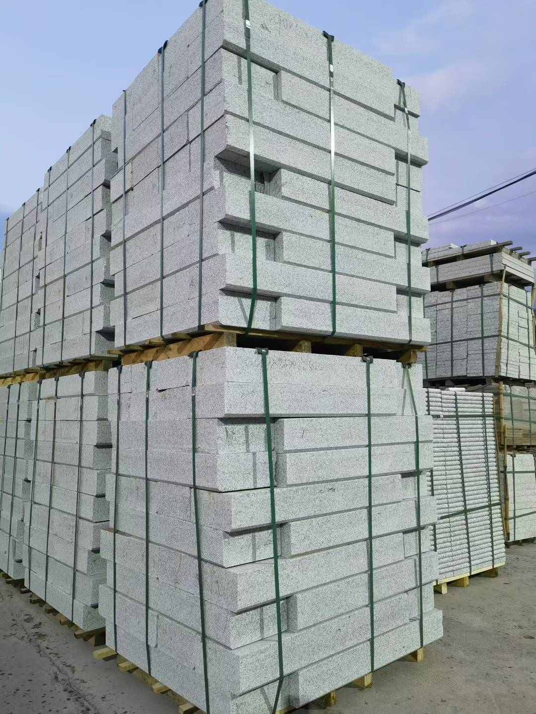 白城 芝麻白花岗岩路沿石，路缘石，路肩石，道牙，立缘石，马路牙子，街沿石，侧石等