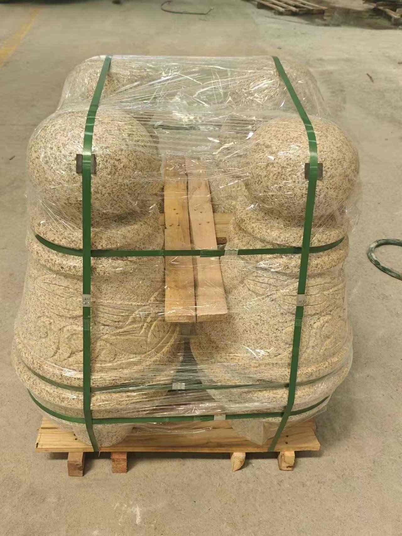 白城 黄金麻异形定制雕花——棒棒糖挡车柱