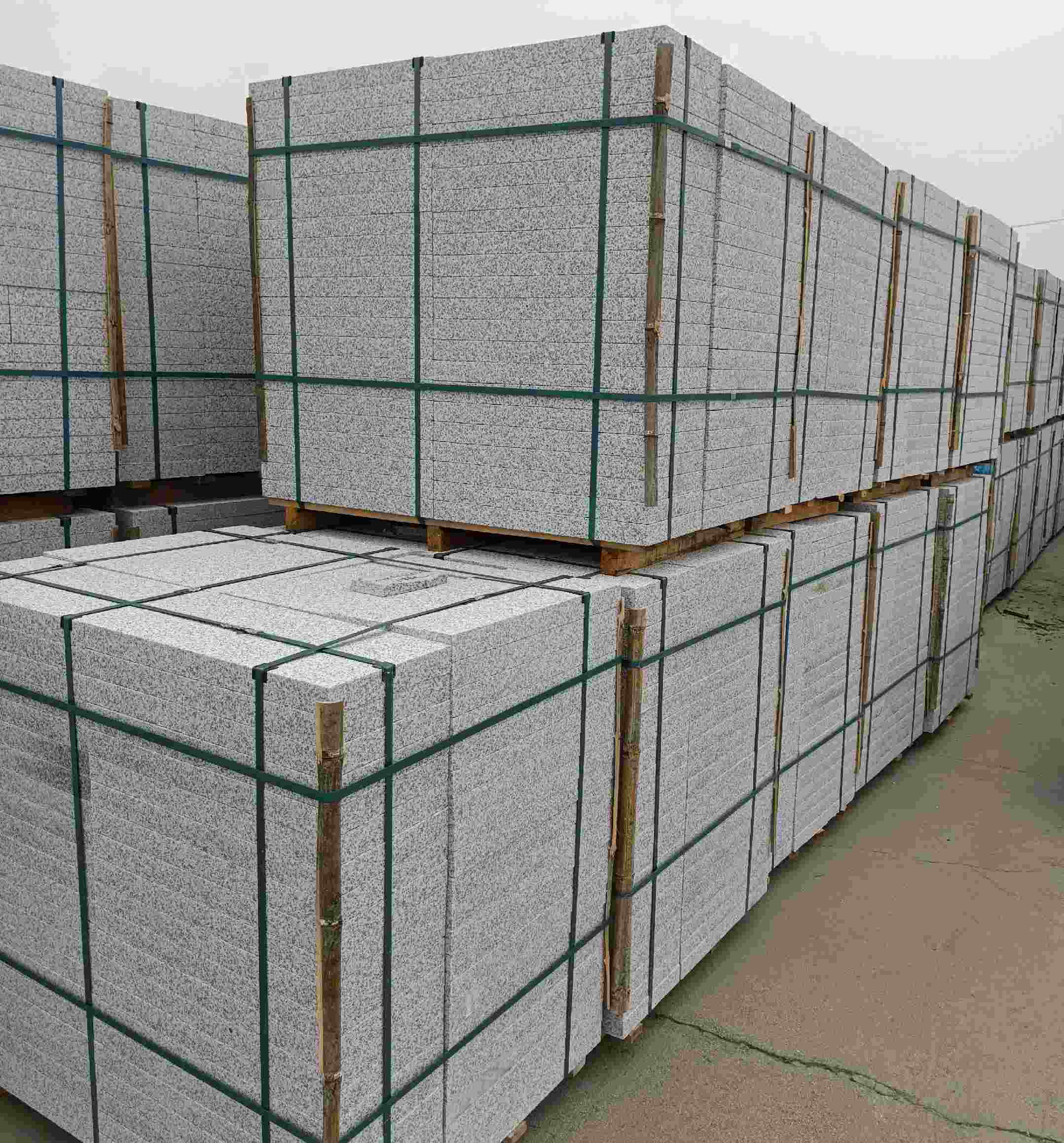 白城 白麻花岗岩石材荔枝面地铺石（300*600*50）