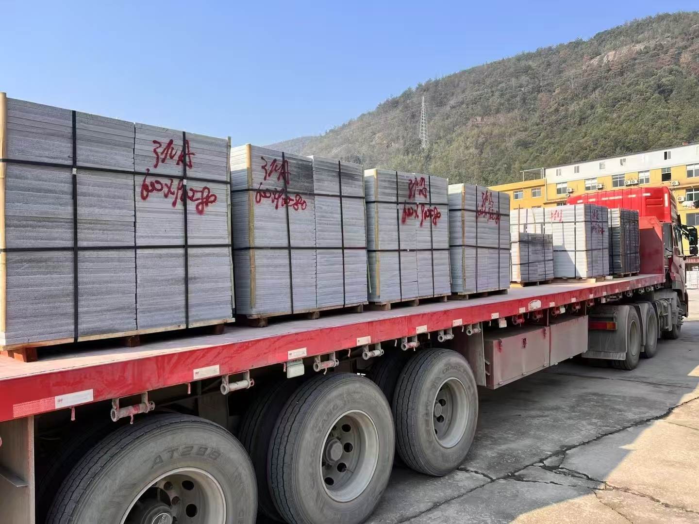 白城 芝麻灰地铺石出货日常