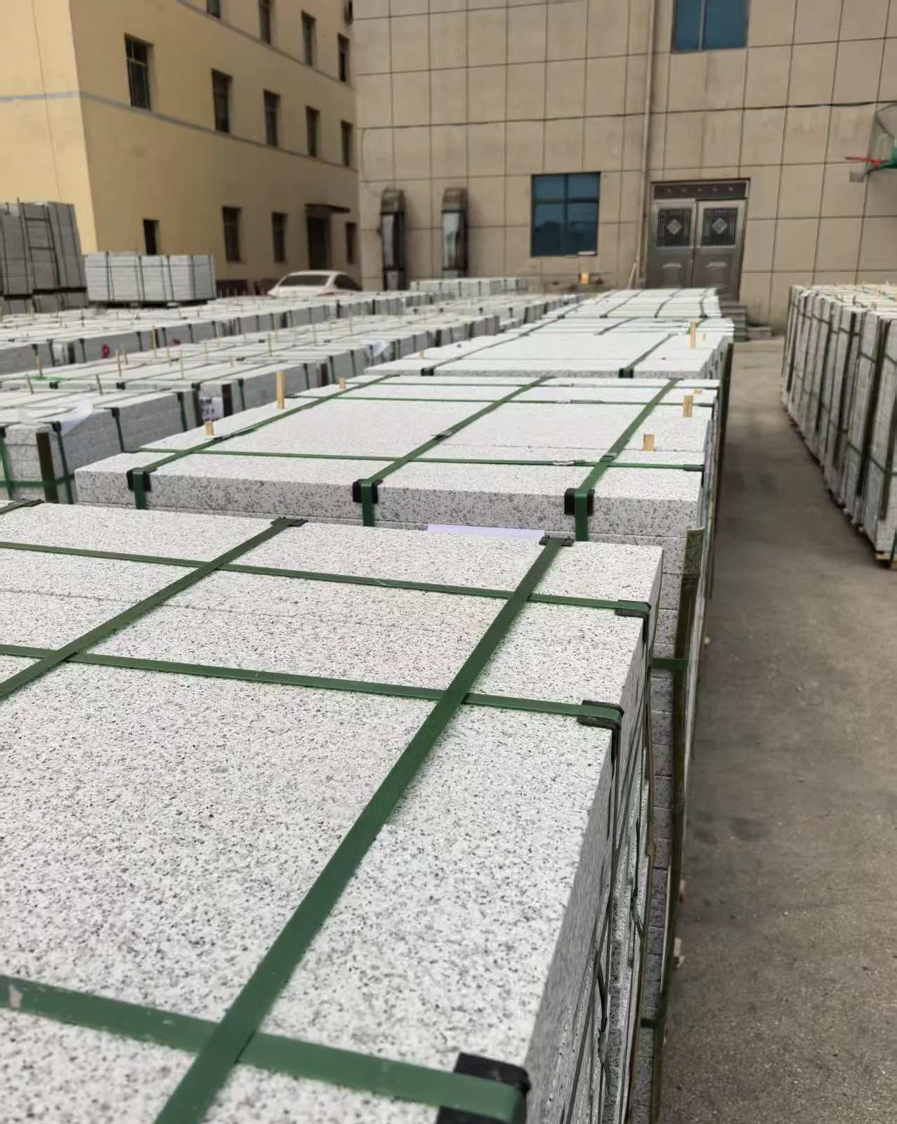 白城 白麻花岗岩5.0公分荔枝面地铺石