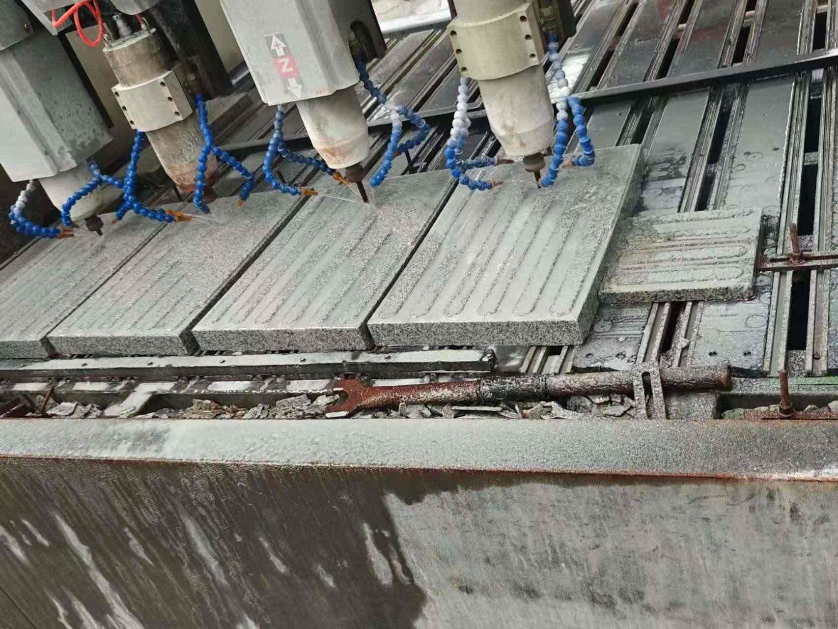 白城 芝麻白花岗岩荔枝面盲道雕刻