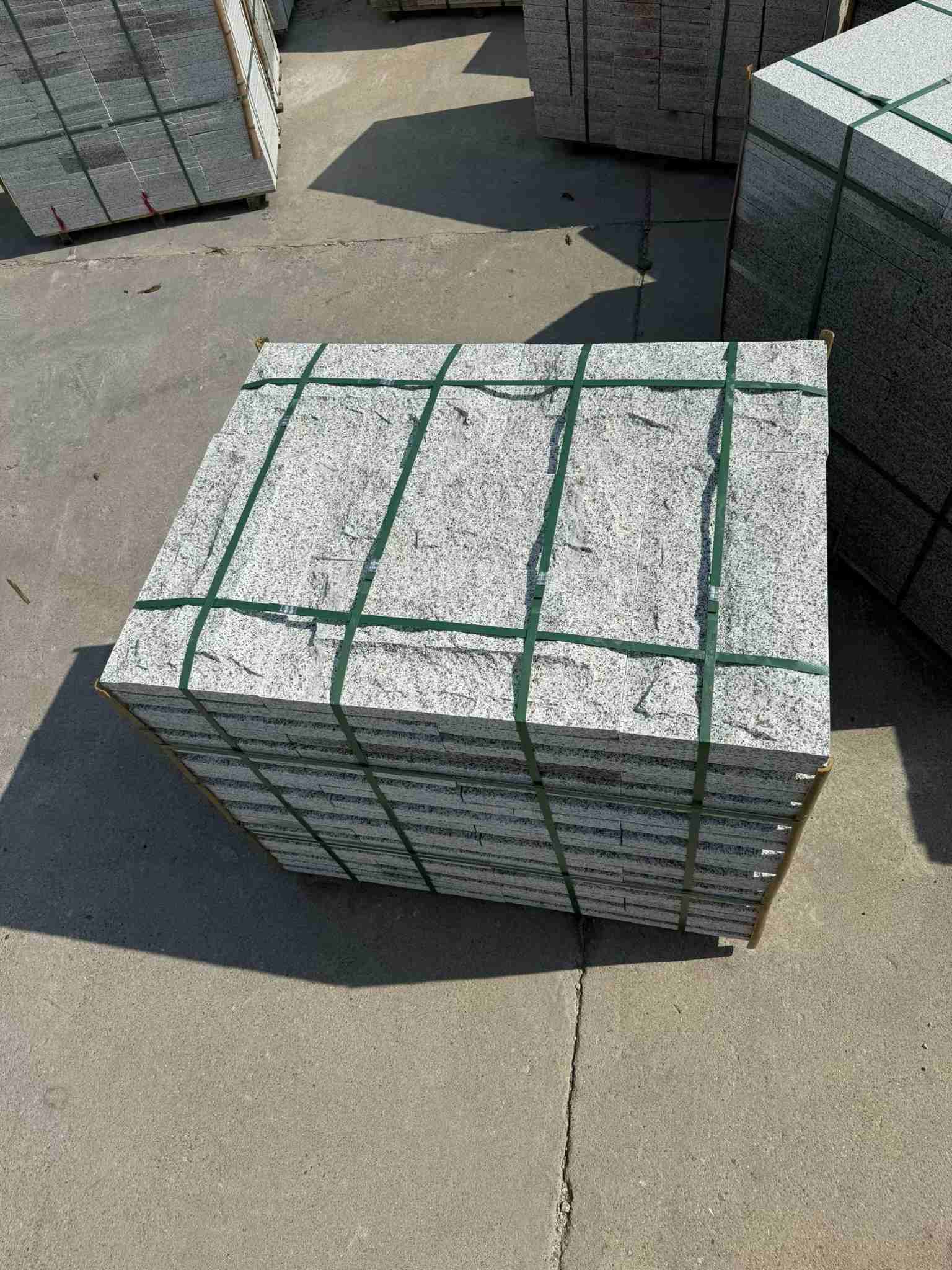 白城 白麻花岗岩石材自然面蘑菇石成品