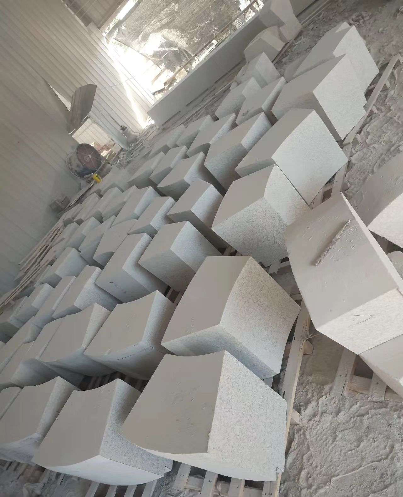 白城 白麻花岗岩异形坐凳