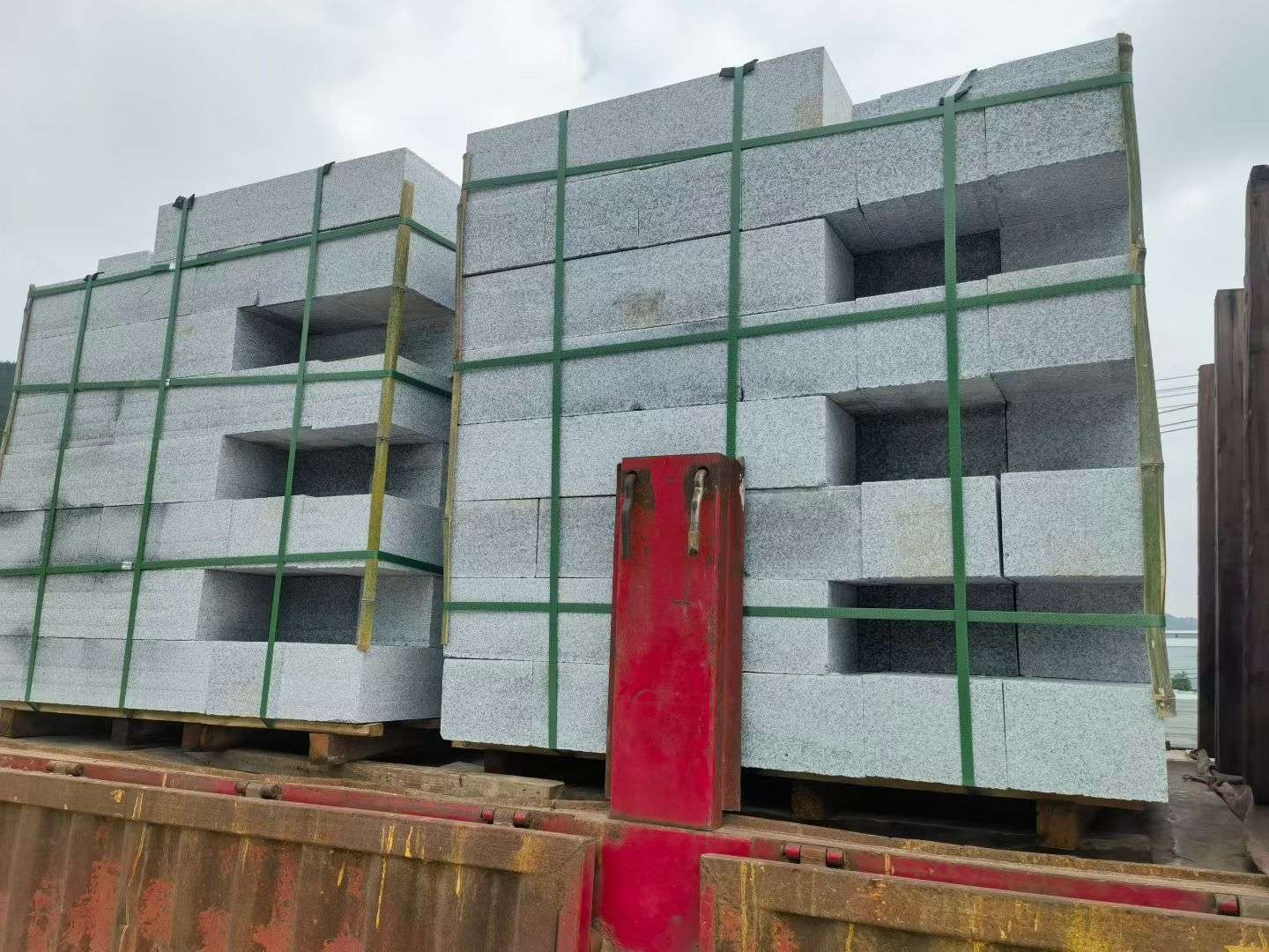 白城 芝麻白花岗岩路沿石，平石，路侧石，马路牙子，路缘石，立缘石，平缘石等