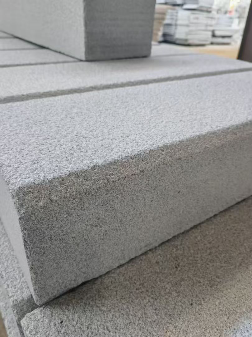 白城 芝麻灰荔枝面路沿石