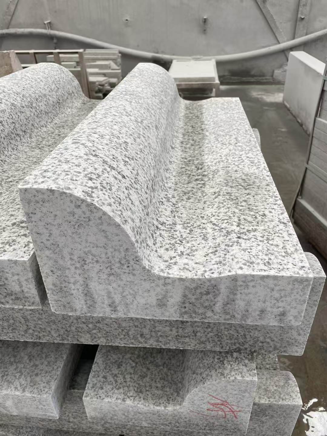 白城 白麻花岗岩S型路沿石，路侧石，马路牙子等